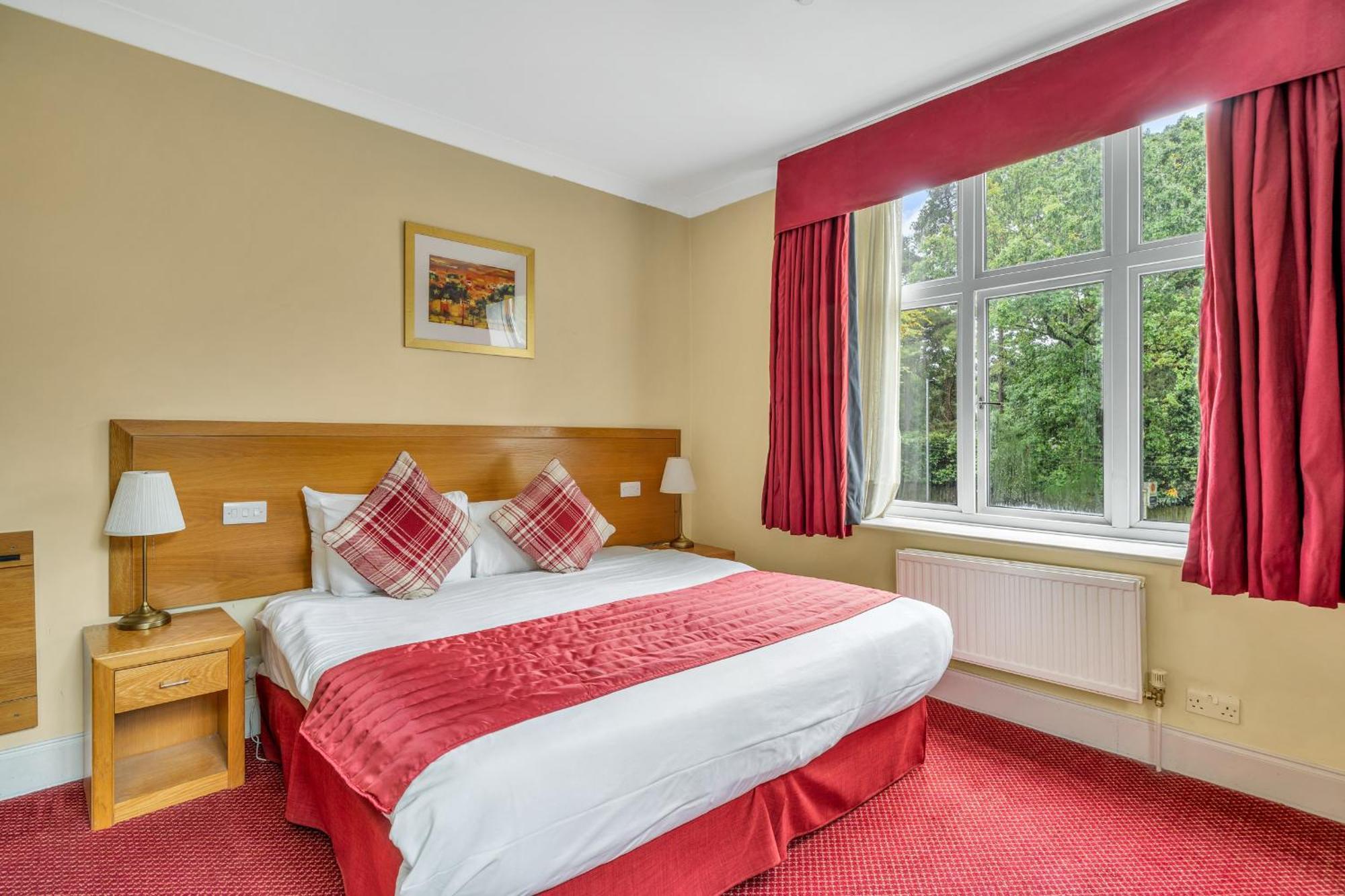 Dial House Hotel Crowthorne Eksteriør bilde