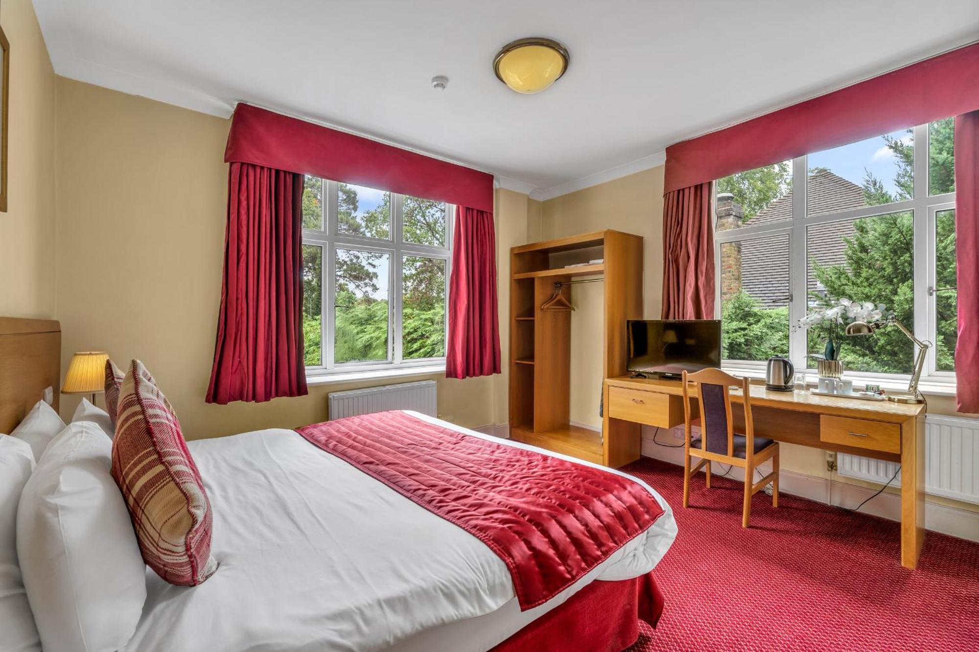 Dial House Hotel Crowthorne Eksteriør bilde